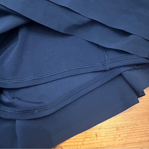 NWOT OFFLINE By Aerie Real Me Ruched Flowy Short Navy blue L Online exclusive - Picture 3 of 7